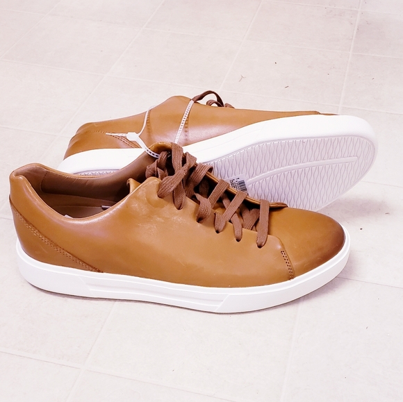 clarks dress sneakers